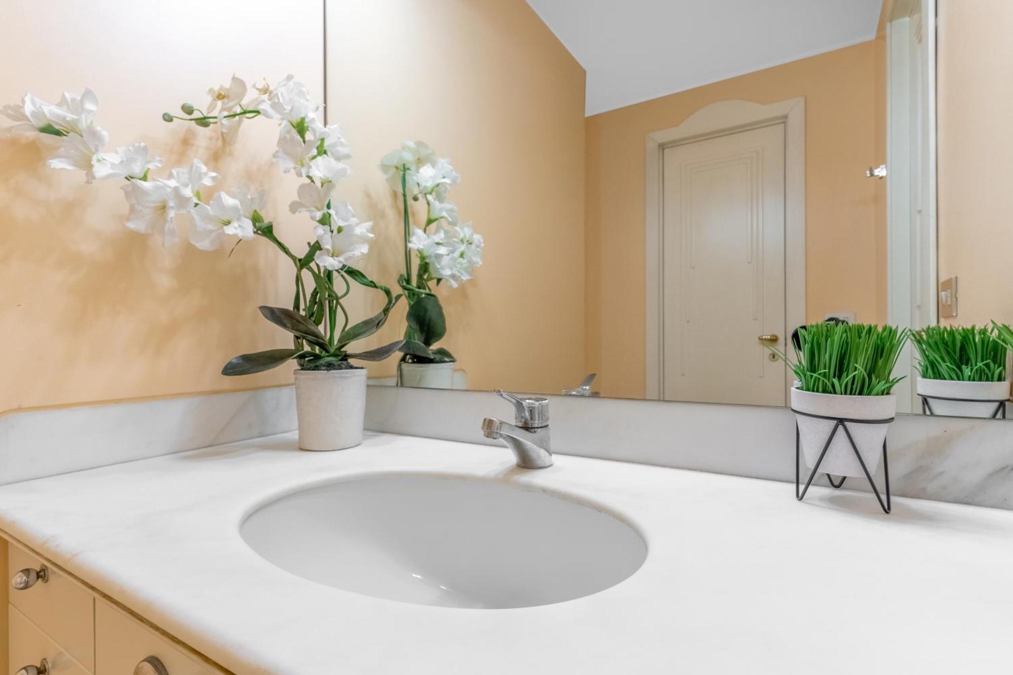 Central Luxurious Apartment Duomo A/C-Wi-Fi Free Milano Esterno foto