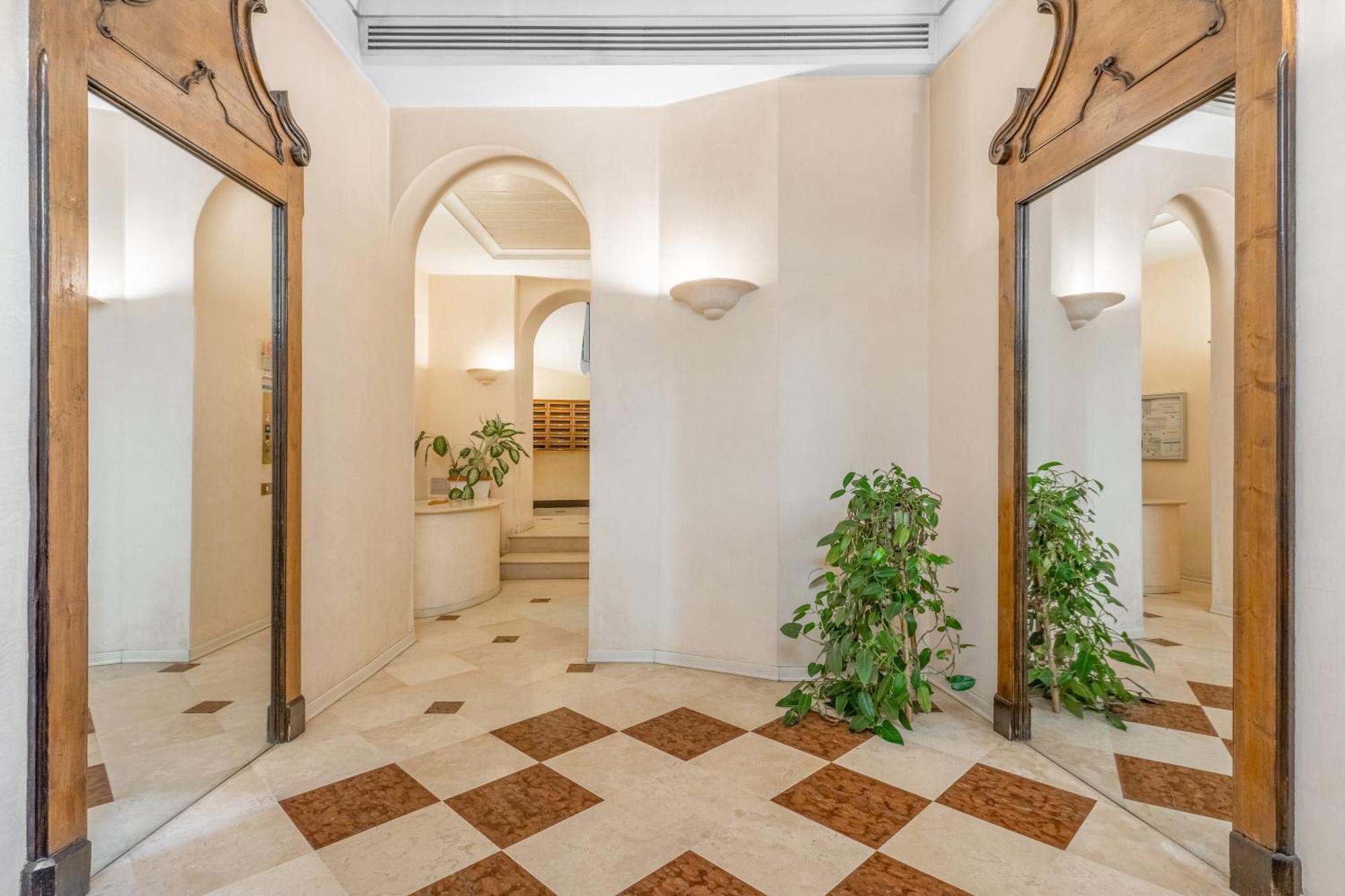 Central Luxurious Apartment Duomo A/C-Wi-Fi Free Milano Esterno foto